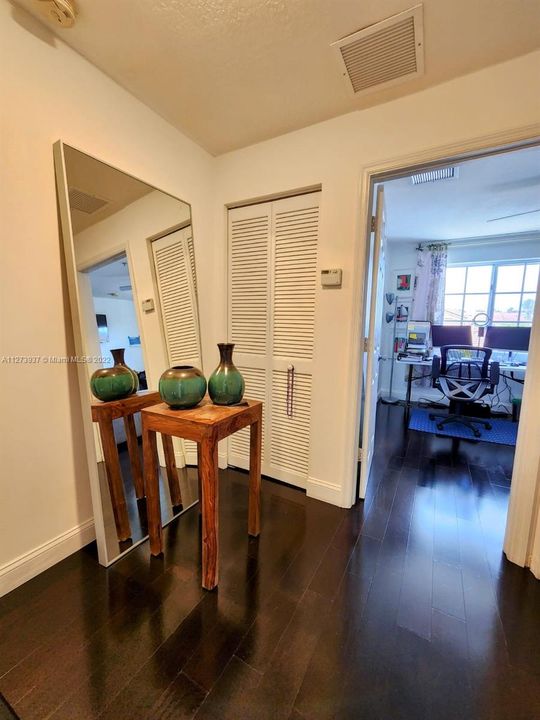 Recently Rented: $3,200 (2 beds, 2 baths, 1282 Square Feet)