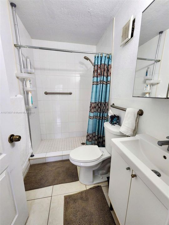最近租的: $3,200 (2 贝兹, 2 浴室, 1282 平方英尺)