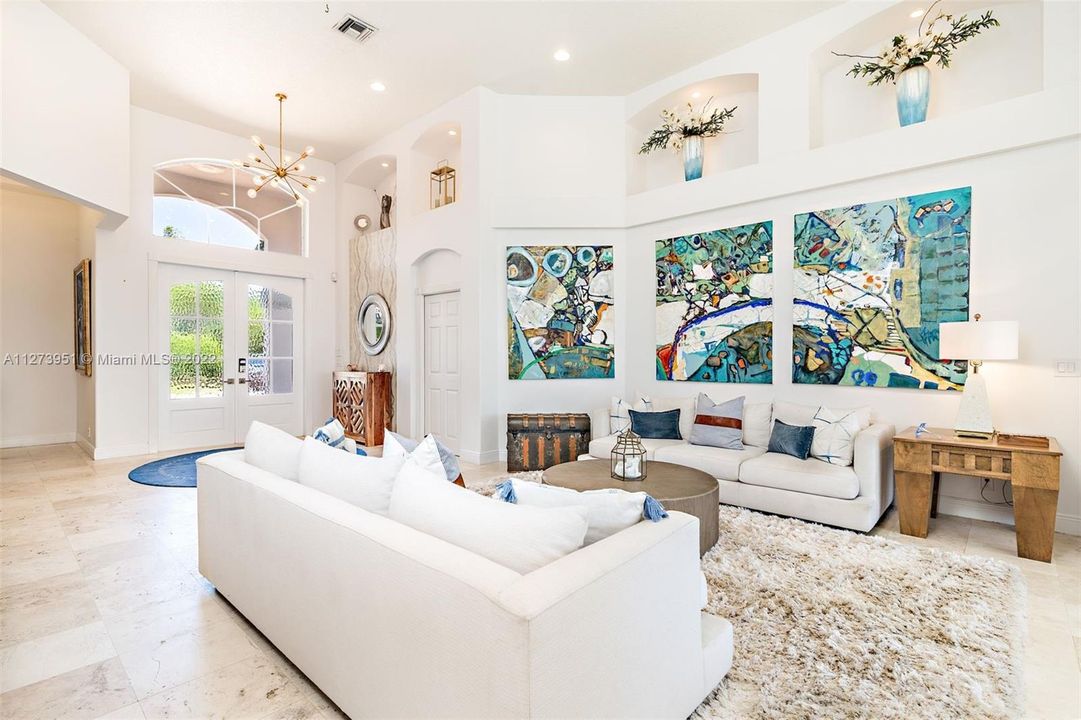 Recently Sold: $3,700,000 (5 beds, 5 baths, 4123 Square Feet)