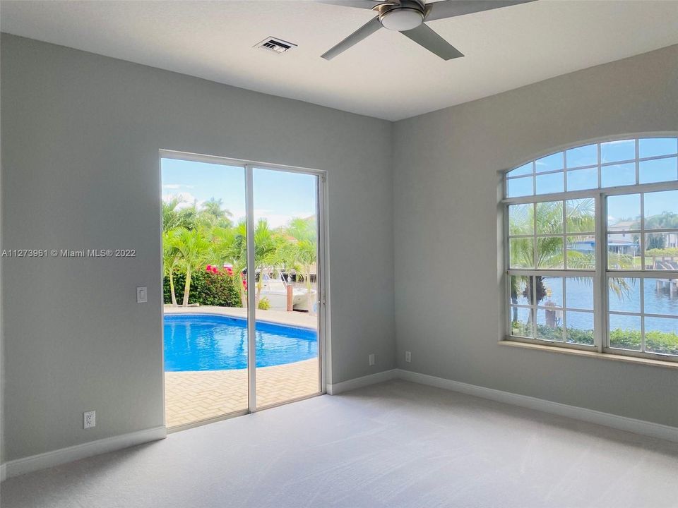 Recently Sold: $2,250,000 (3 beds, 3 baths, 2592 Square Feet)