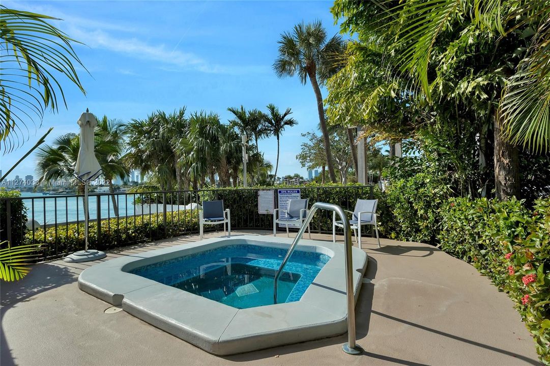 Recently Sold: $1,295,000 (2 beds, 2 baths, 1837 Square Feet)