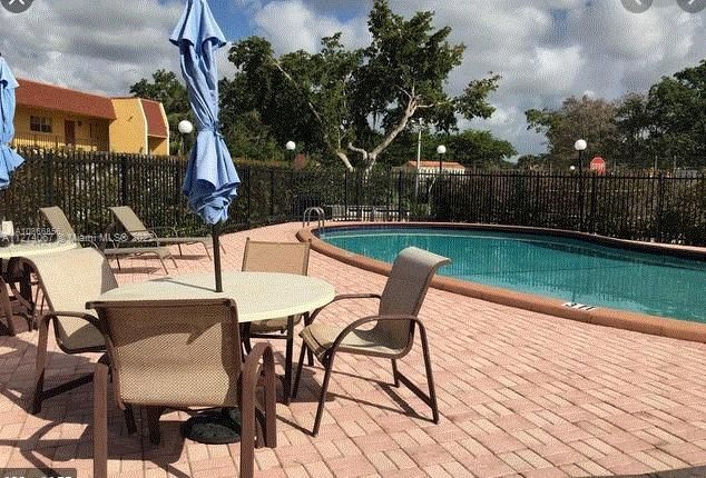 Vendido Recientemente: $155,000 (1 camas, 1 baños, 750 Pies cuadrados)