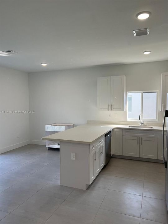 Vendido Recientemente: $489,990 (4 camas, 2 baños, 0 Pies cuadrados)