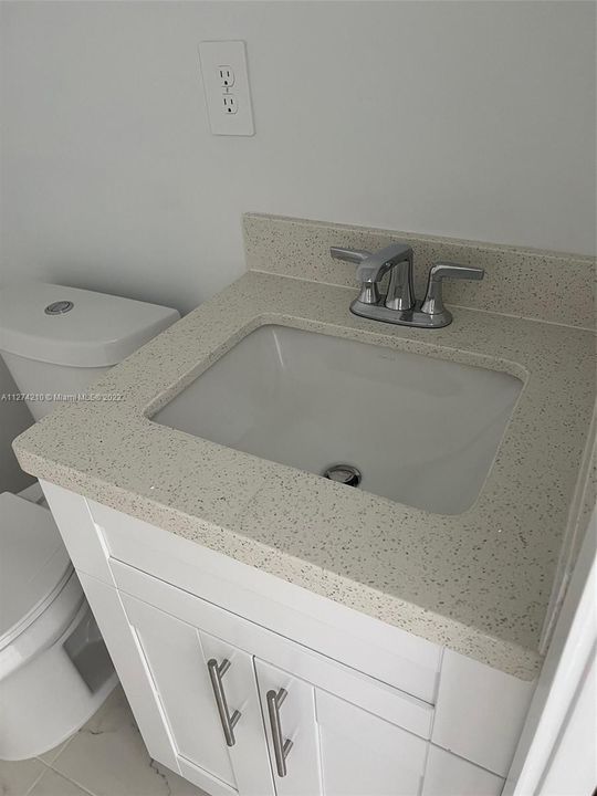 Vendido Recientemente: $489,990 (4 camas, 2 baños, 0 Pies cuadrados)
