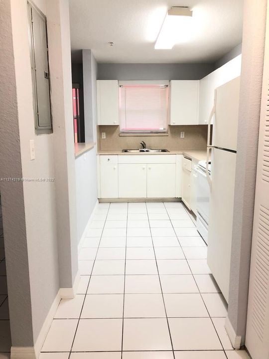 Recently Sold: $205,000 (1 beds, 1 baths, 560 Square Feet)