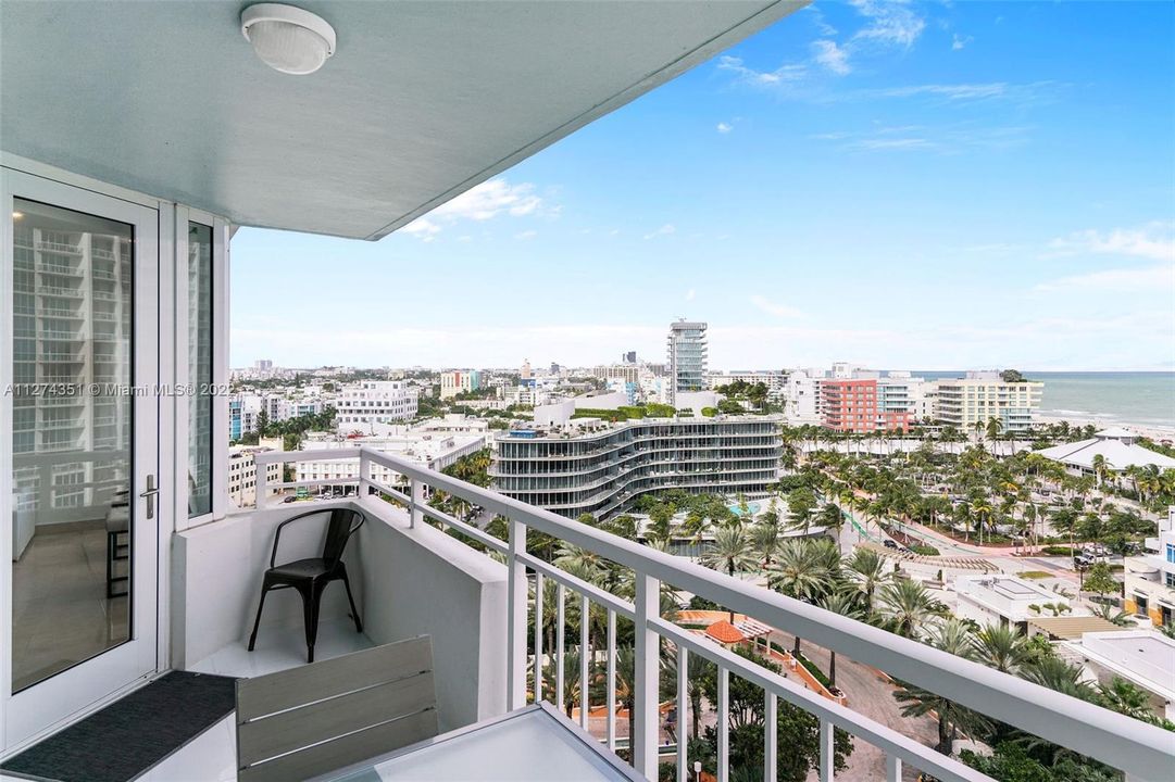 Recently Sold: $1,150,000 (1 beds, 1 baths, 858 Square Feet)
