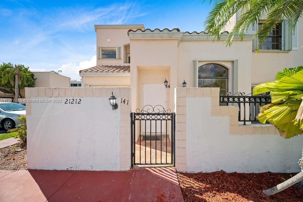 Recently Sold: $485,000 (3 beds, 2 baths, 1495 Square Feet)
