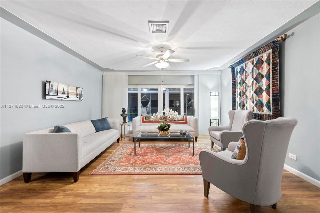 Recently Sold: $2,195,000 (4 beds, 3 baths, 3299 Square Feet)