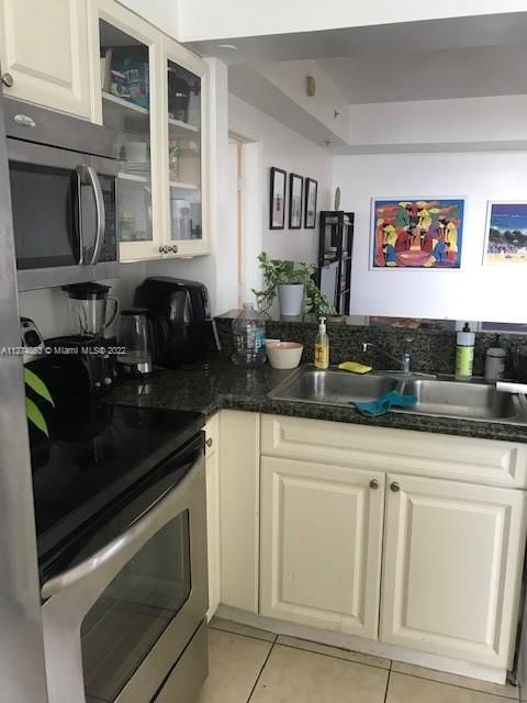 Recently Sold: $359,000 (2 beds, 2 baths, 904 Square Feet)