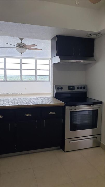 Recently Sold: $165,000 (1 beds, 2 baths, 861 Square Feet)