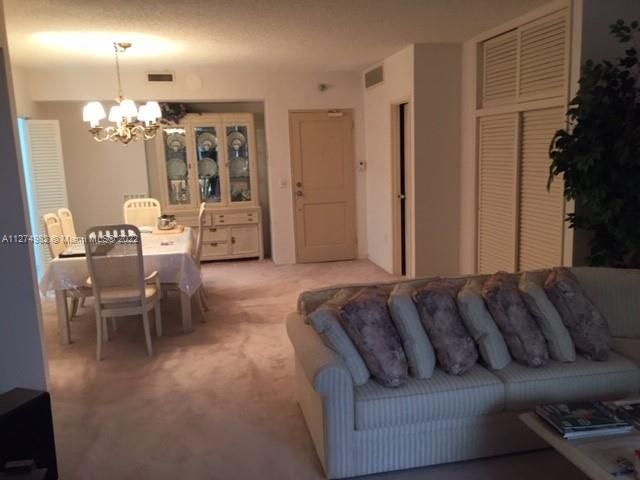 Recently Sold: $489,000 (1 beds, 1 baths, 993 Square Feet)