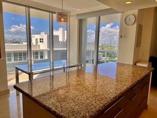 Recently Sold: $1,336,000 (2 beds, 2 baths, 1380 Square Feet)
