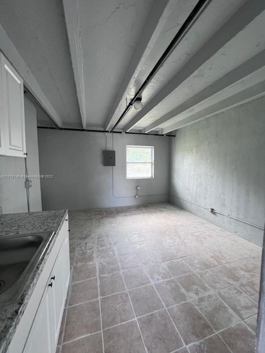 Recently Rented: $750 (1 beds, 1 baths, 437 Square Feet)