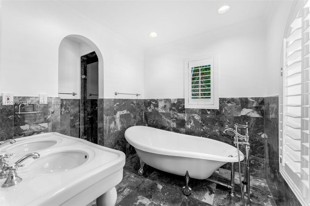 Недавно арендовано: $27,500 (6 спален, 5 ванн, 3969 Квадратных фут)