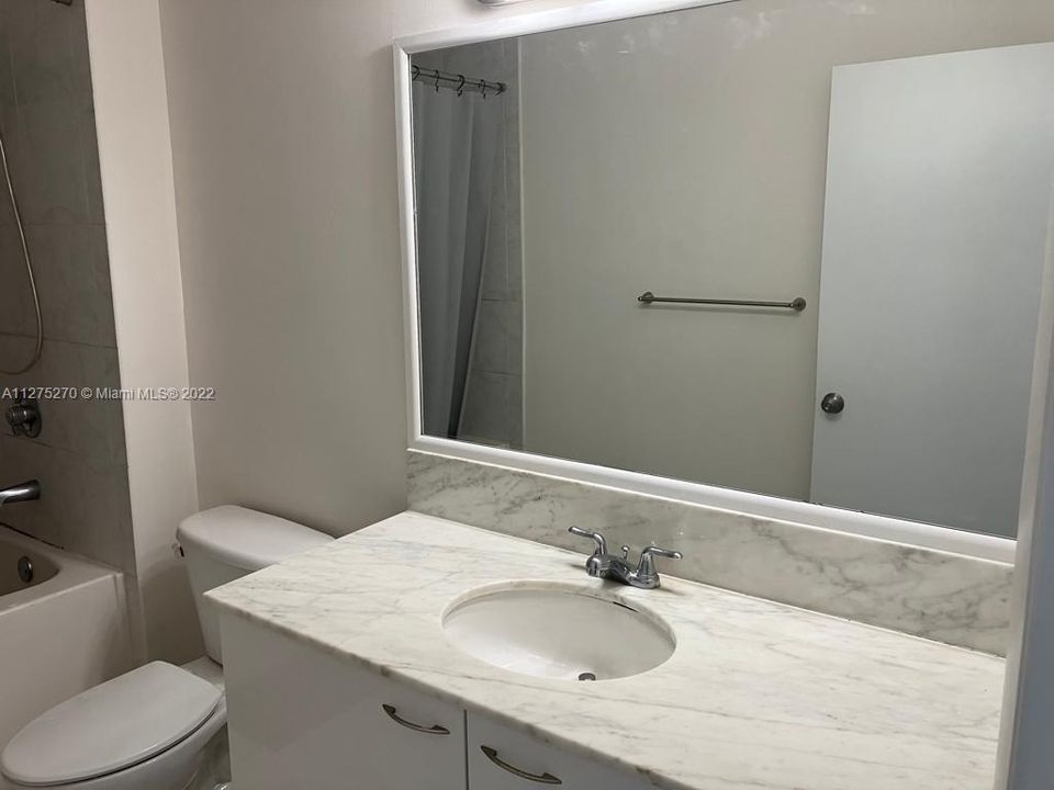 Recently Rented: $2,350 (1 beds, 1 baths, 620 Square Feet)