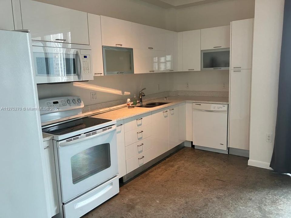 Recently Rented: $2,350 (1 beds, 1 baths, 620 Square Feet)