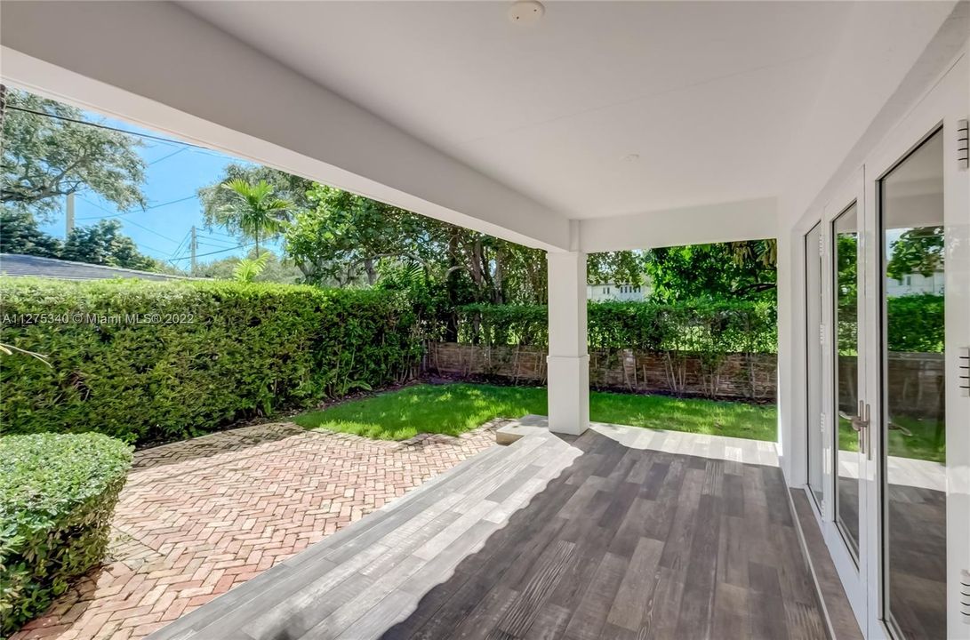 Recently Sold: $2,990,000 (5 beds, 4 baths, 3354 Square Feet)