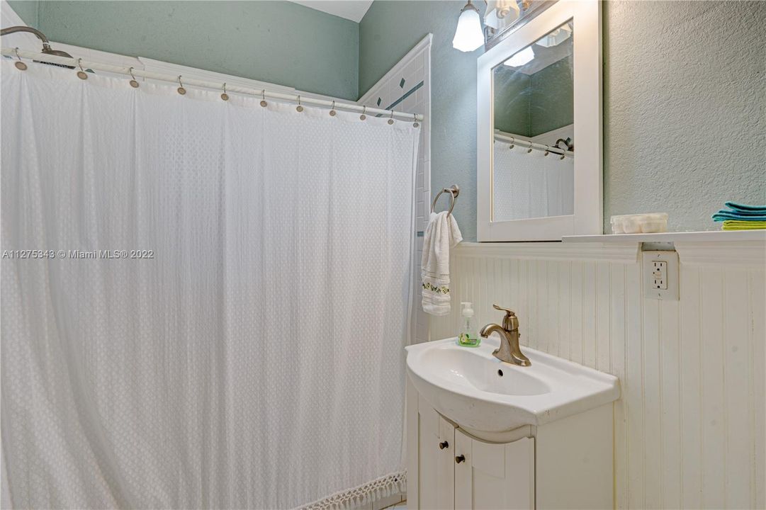 最近售出: $579,000 (3 贝兹, 2 浴室, 1491 平方英尺)