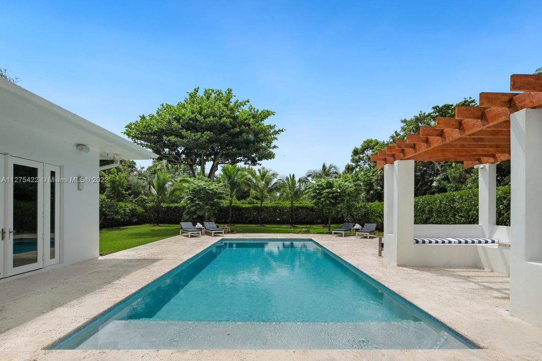 Recently Sold: $4,995,000 (5 beds, 5 baths, 4299 Square Feet)