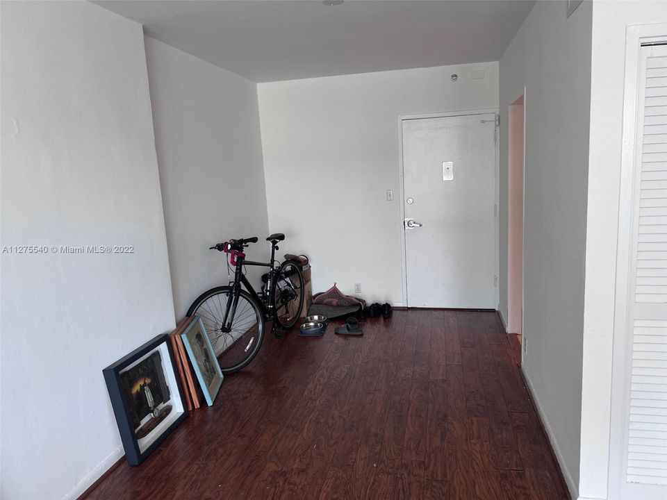Recently Rented: $3,000 (1 beds, 1 baths, 852 Square Feet)