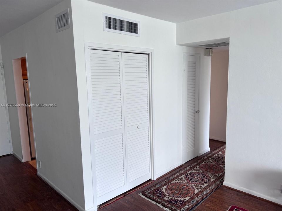Recently Rented: $3,000 (1 beds, 1 baths, 852 Square Feet)