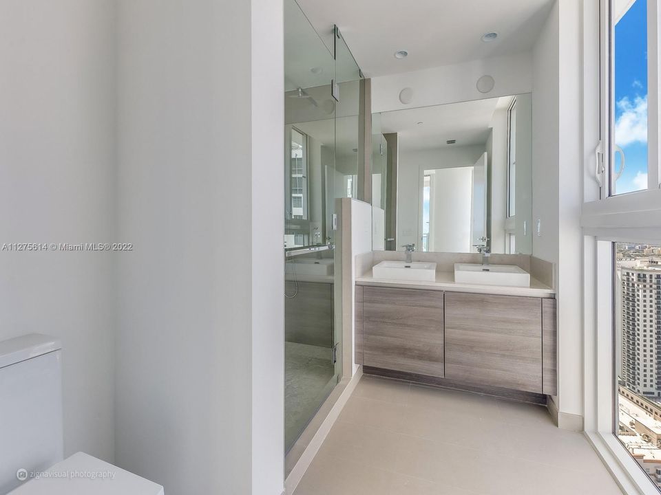Недавно арендовано: $18,500 (4 спален, 4 ванн, 3470 Квадратных фут)