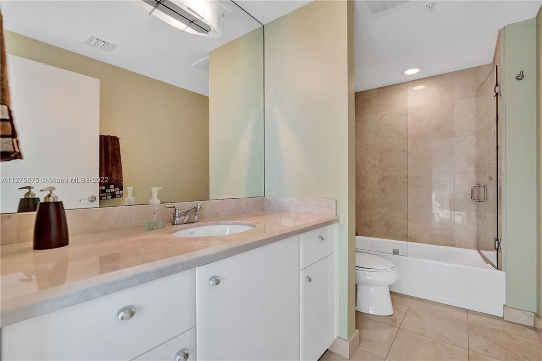 最近售出: $725,000 (3 贝兹, 3 浴室, 1545 平方英尺)