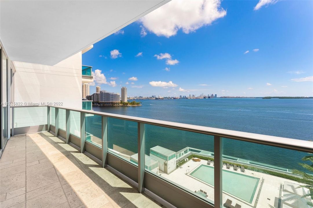 Active With Contract: $1,800,000 (2 beds, 3 baths, 1730 Square Feet)