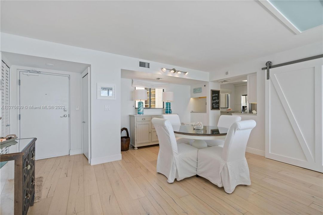 Recently Sold: $985,000 (2 beds, 2 baths, 1170 Square Feet)