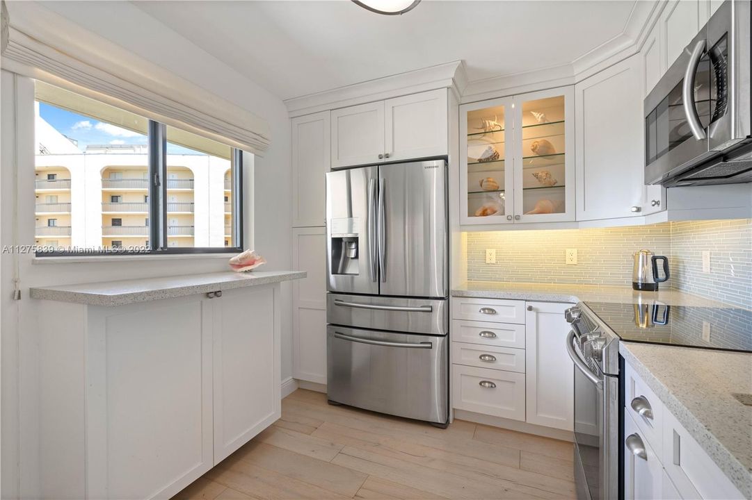 Recently Sold: $985,000 (2 beds, 2 baths, 1170 Square Feet)