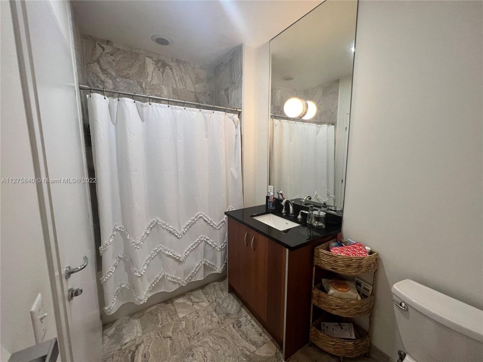 Недавно арендовано: $3,000 (1 спален, 1 ванн, 734 Квадратных фут)
