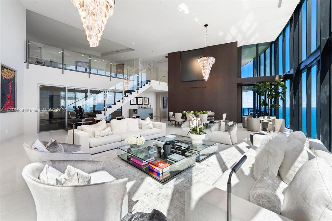 Recently Sold: $12,875,000 (4 beds, 5 baths, 6121 Square Feet)