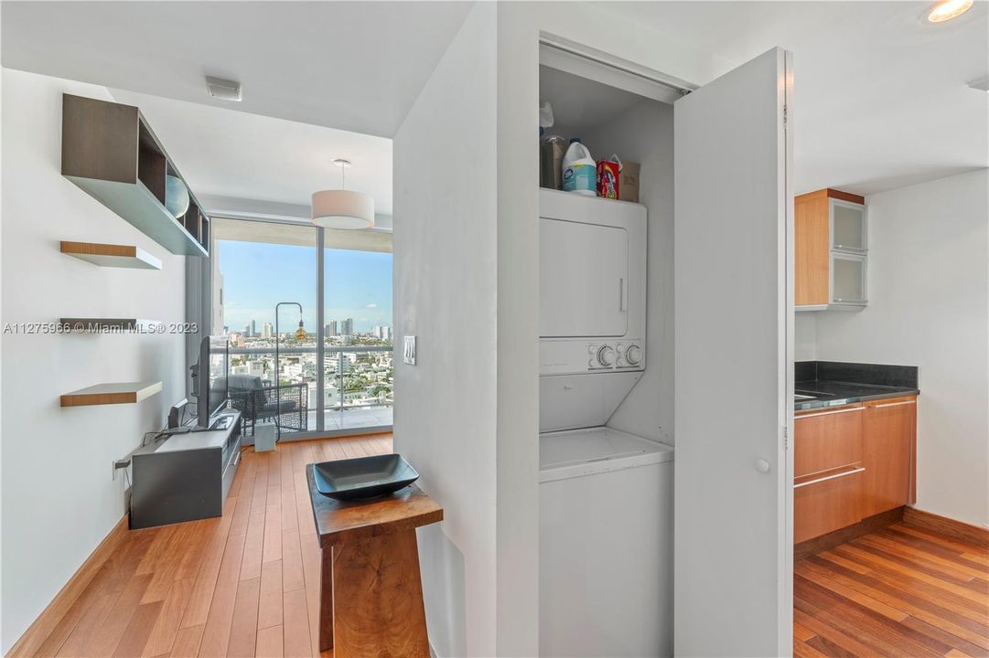 For Sale: $3,000,000 (2 beds, 2 baths, 1213 Square Feet)