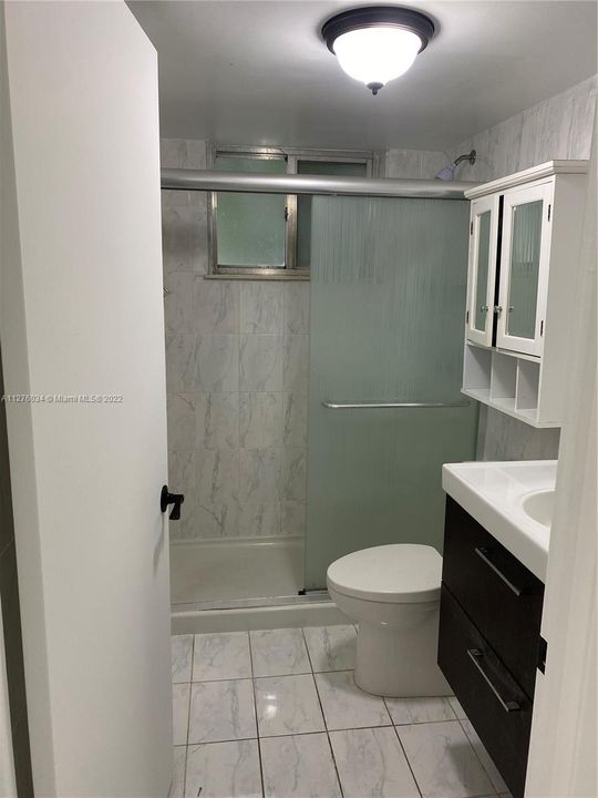 For Rent: $2,175 (1 beds, 1 baths, 706 Square Feet)