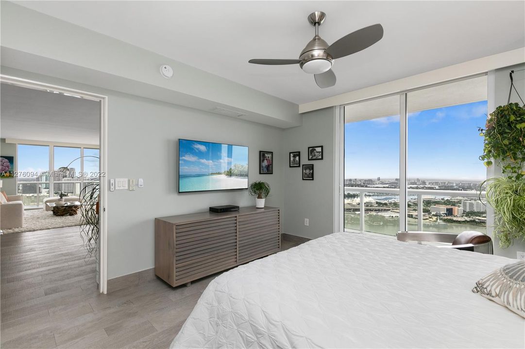 Recently Sold: $1,300,000 (3 beds, 2 baths, 1789 Square Feet)