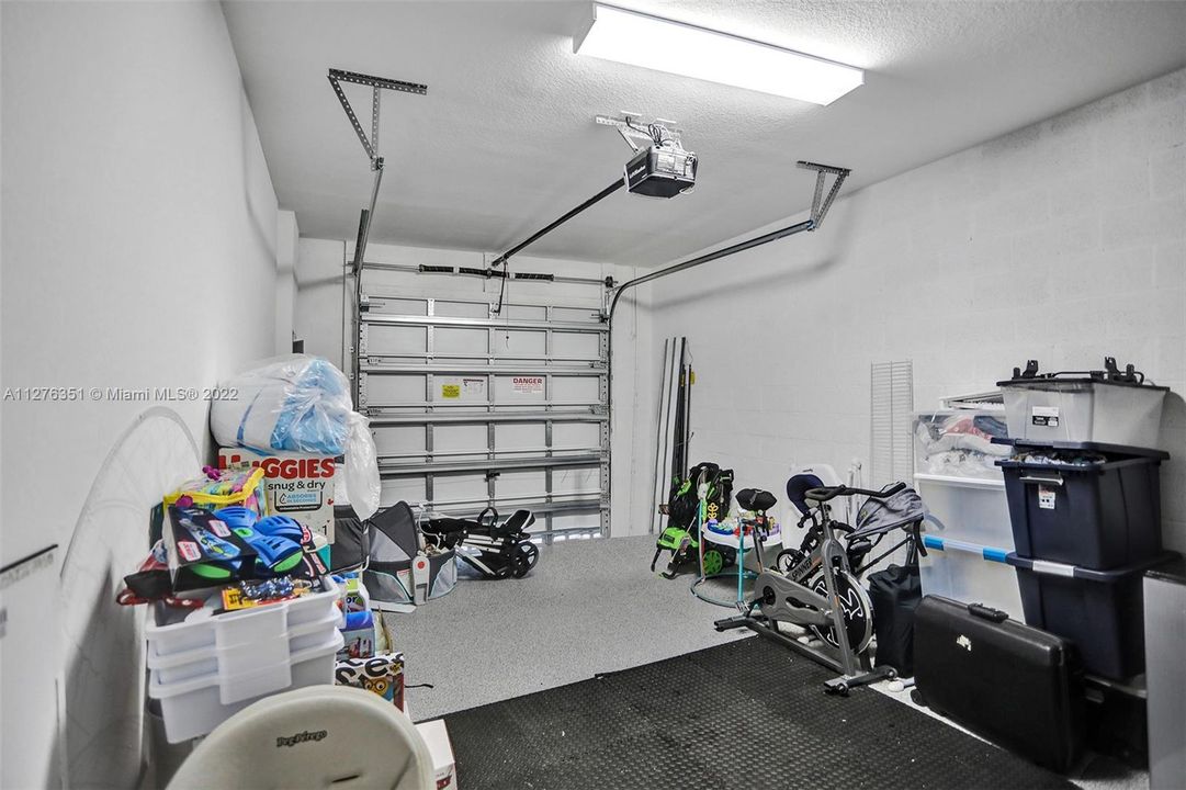 Recently Sold: $370,000 (3 beds, 2 baths, 1496 Square Feet)