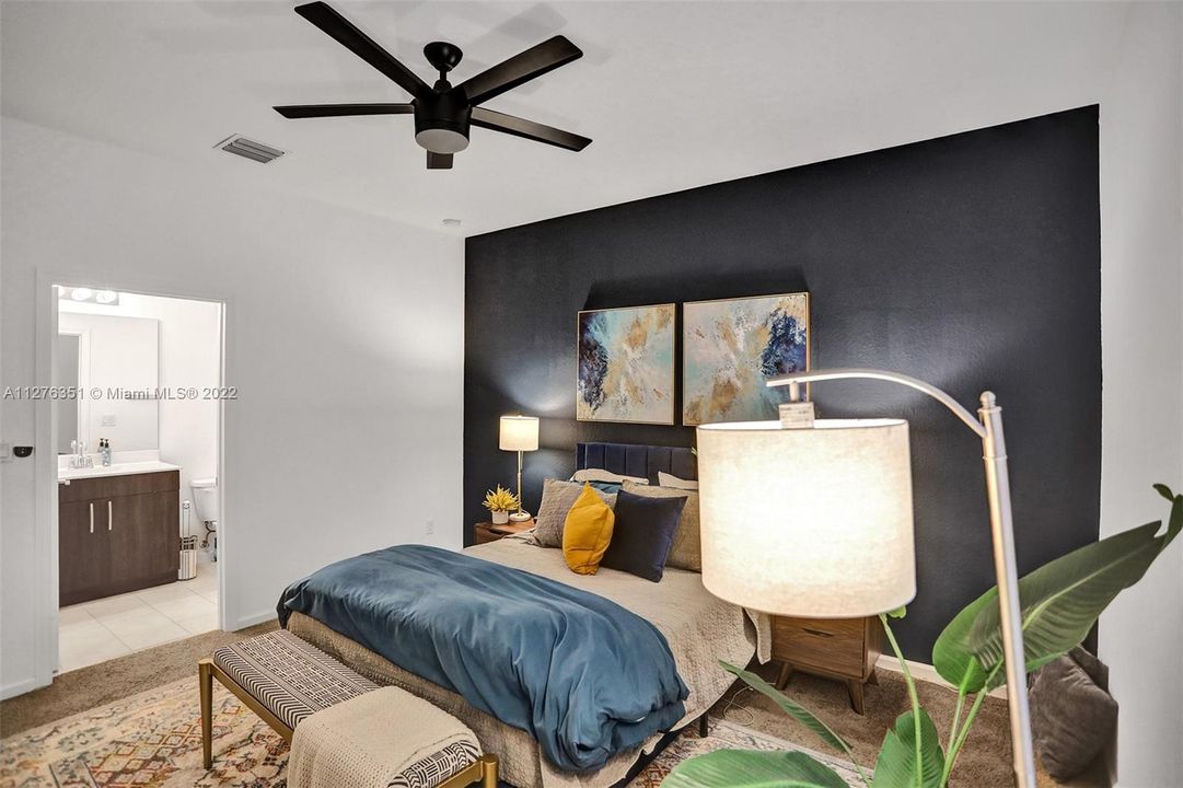 Recently Sold: $370,000 (3 beds, 2 baths, 1496 Square Feet)