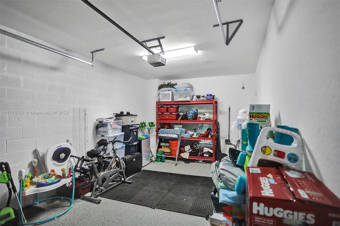 Recently Sold: $370,000 (3 beds, 2 baths, 1496 Square Feet)