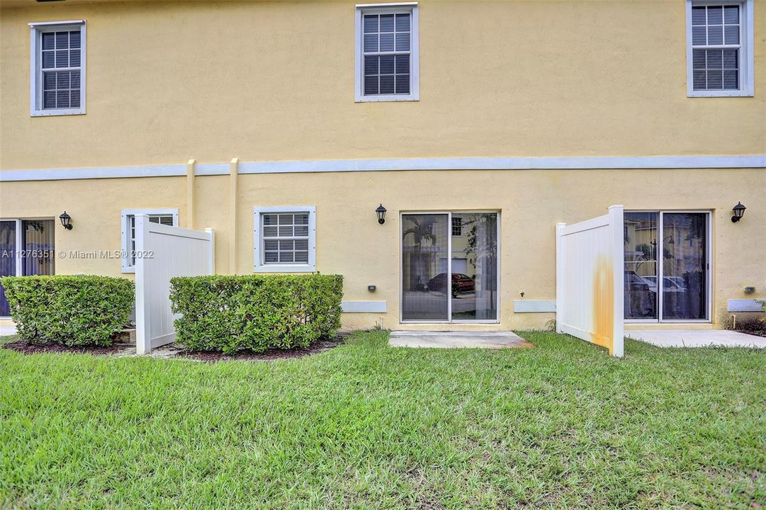 Recently Sold: $370,000 (3 beds, 2 baths, 1496 Square Feet)