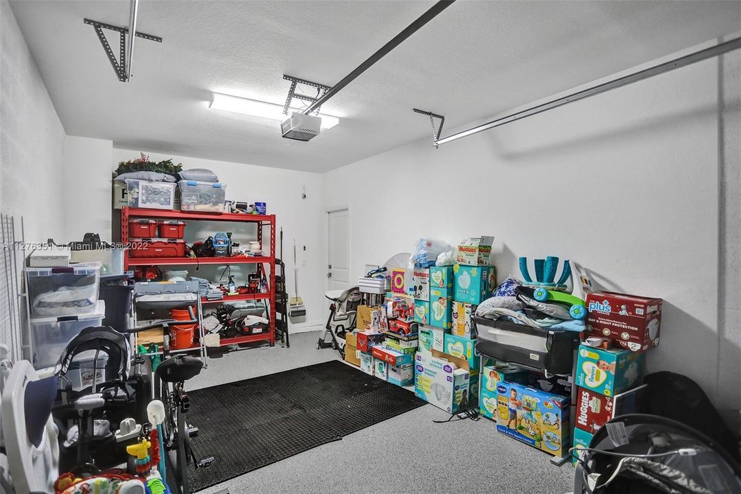 Recently Sold: $370,000 (3 beds, 2 baths, 1496 Square Feet)