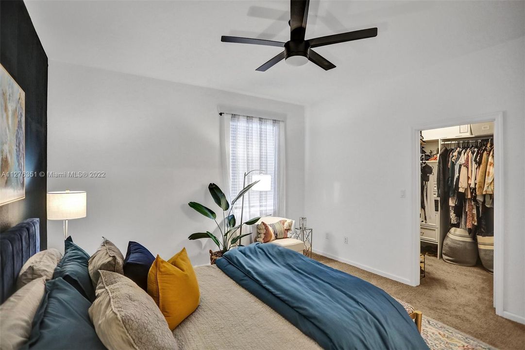 Recently Sold: $370,000 (3 beds, 2 baths, 1496 Square Feet)