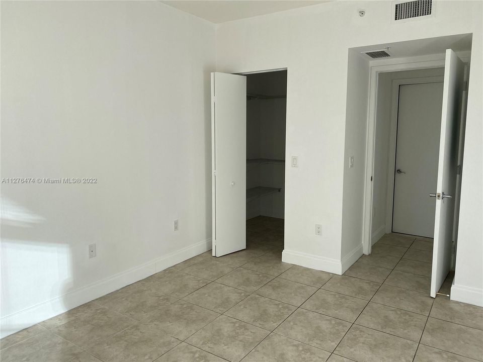 For Rent: $2,750 (1 beds, 1 baths, 783 Square Feet)