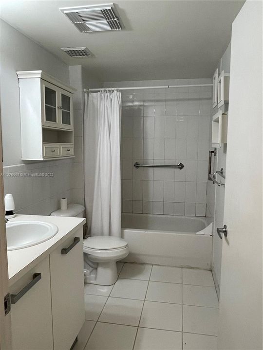 For Sale: $400,000 (2 beds, 1 baths, 1327 Square Feet)