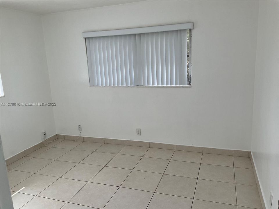 Recently Rented: $1,999 (2 beds, 1 baths, 1005 Square Feet)