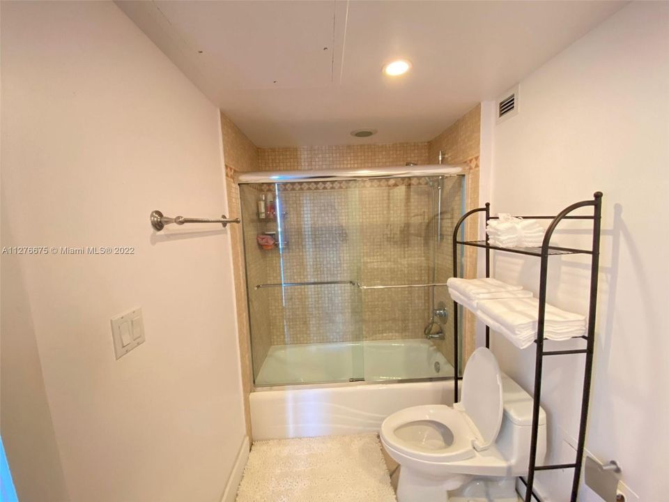 最近租的: $4,500 (0 贝兹, 1 浴室, 600 平方英尺)