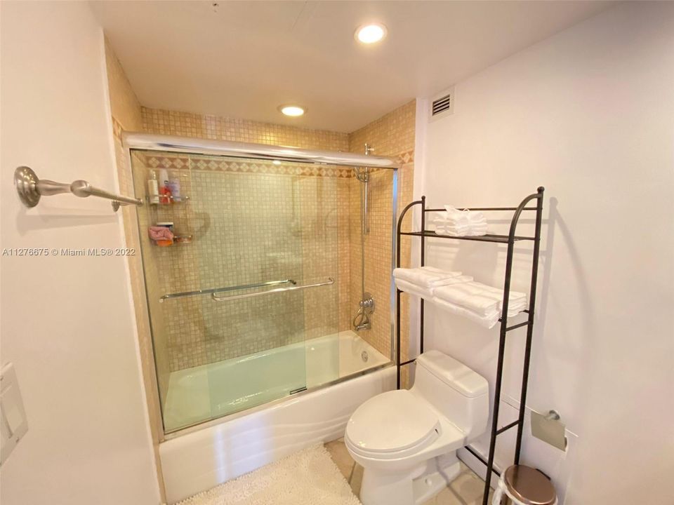 最近租的: $4,500 (0 贝兹, 1 浴室, 600 平方英尺)