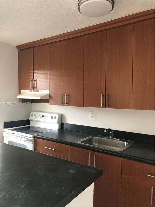 Recently Rented: $1,425 (1 beds, 1 baths, 412 Square Feet)