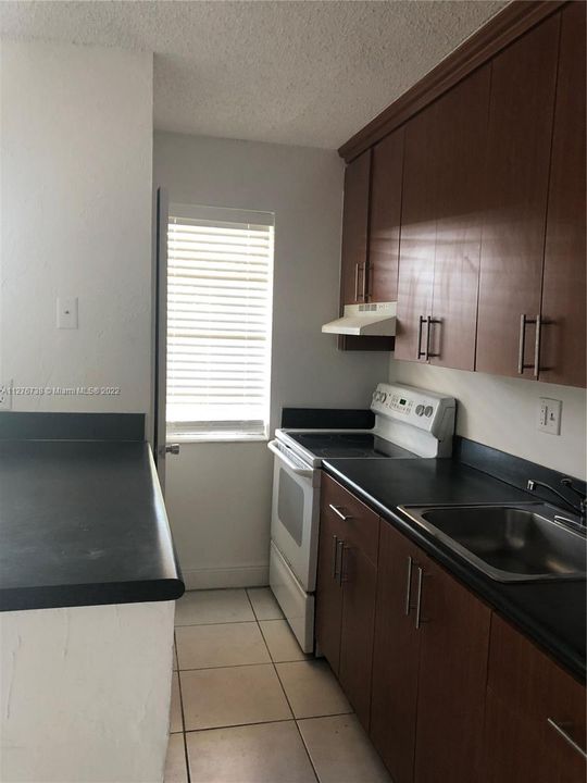 Recently Rented: $1,425 (1 beds, 1 baths, 412 Square Feet)