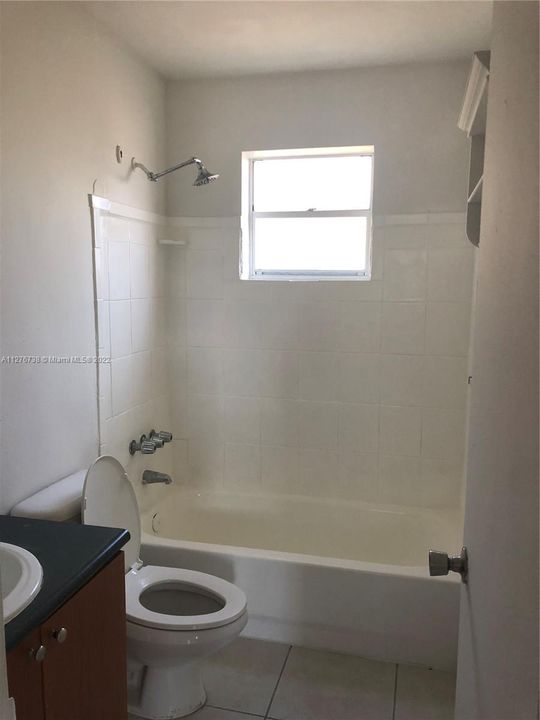 Recently Rented: $1,425 (1 beds, 1 baths, 412 Square Feet)