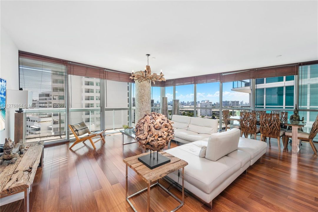 For Sale: $4,395,000 (2 beds, 2 baths, 1316 Square Feet)